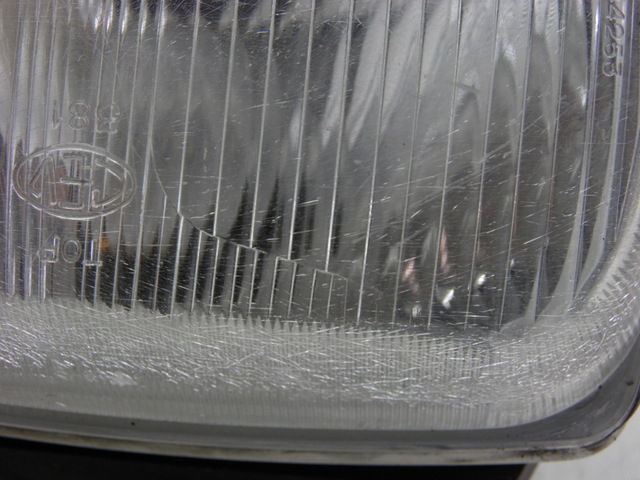 photo de HEADLIGHT HONDA NH VISION 50 (1985 - 1994) - Fixing points details