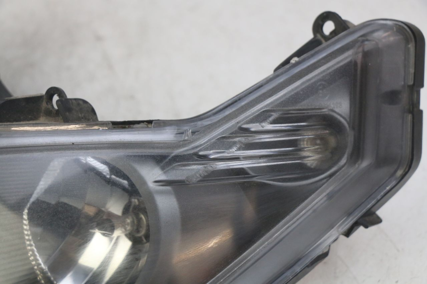 photo de FRONT HEADLIGHT SYM JET SPORT XR 50 (2006 - 2015) - Technical close-up