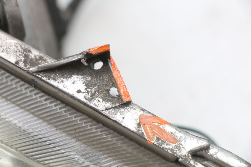 photo de Headlight SYM JOYRIDE EVO 125 (2009 - 2016) - Fixing points details