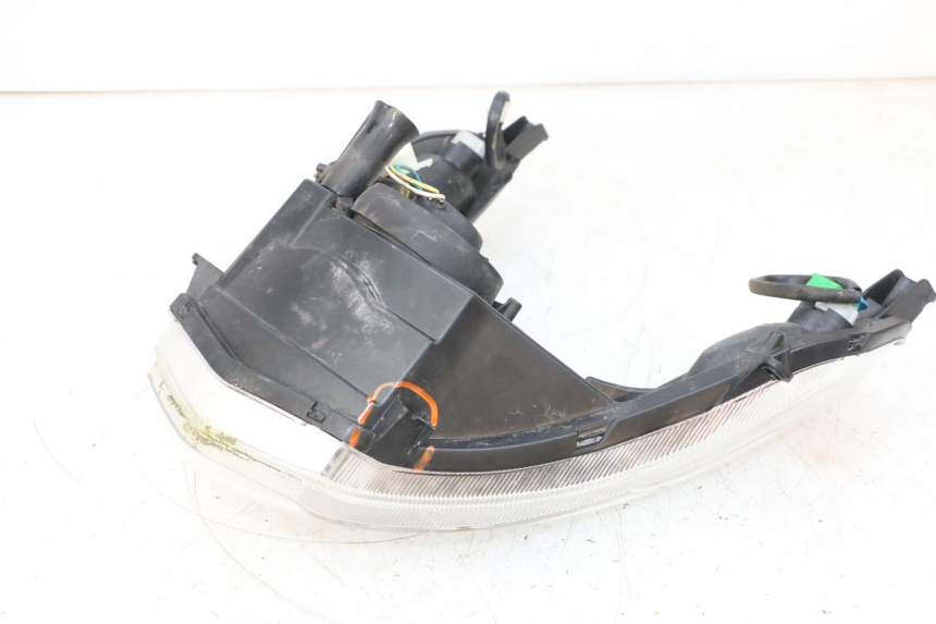 photo de FRONT HEADLIGHT PEUGEOT KISBEE 2T 50 (2010 - 2017) - Alternative perspective