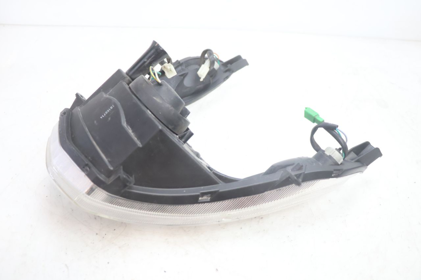 photo de FRONT HEADLIGHT PEUGEOT KISBEE 2T 50 (2010 - 2017) - Surface and material condition