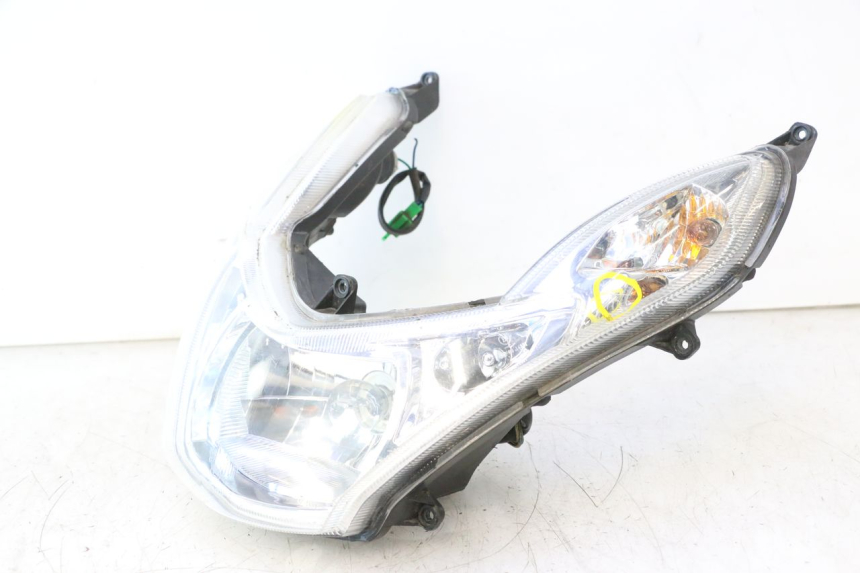 photo de FRONT HEADLIGHT PEUGEOT KISBEE 2T 50 (2010 - 2017) - Alternative angle
