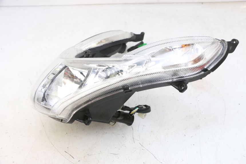 photo de FRONT HEADLIGHT PEUGEOT KISBEE 4T 50 (2010 - 2017) - Distinctive features