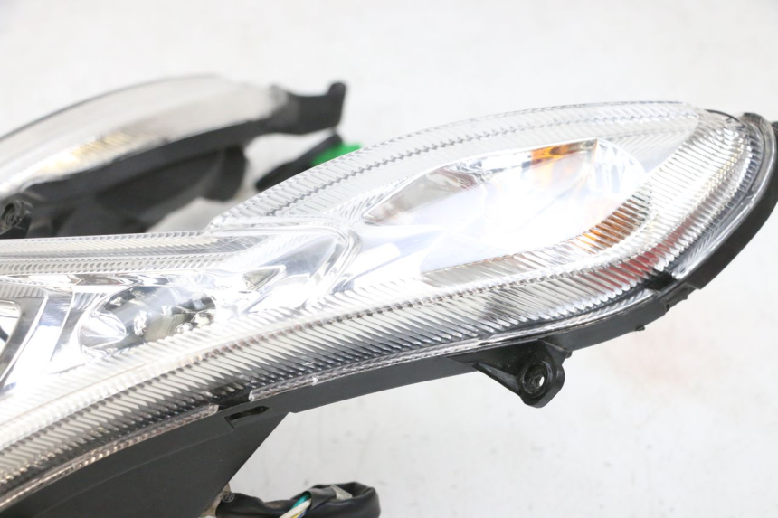 photo de FRONT HEADLIGHT PEUGEOT KISBEE 4T 50 (2010 - 2017) - Component zoom