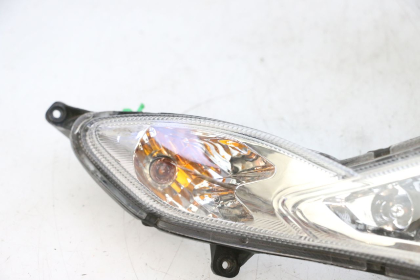 photo de FRONT HEADLIGHT PEUGEOT KISBEE 4T 50 (2010 - 2017) - Detailed visual inspection