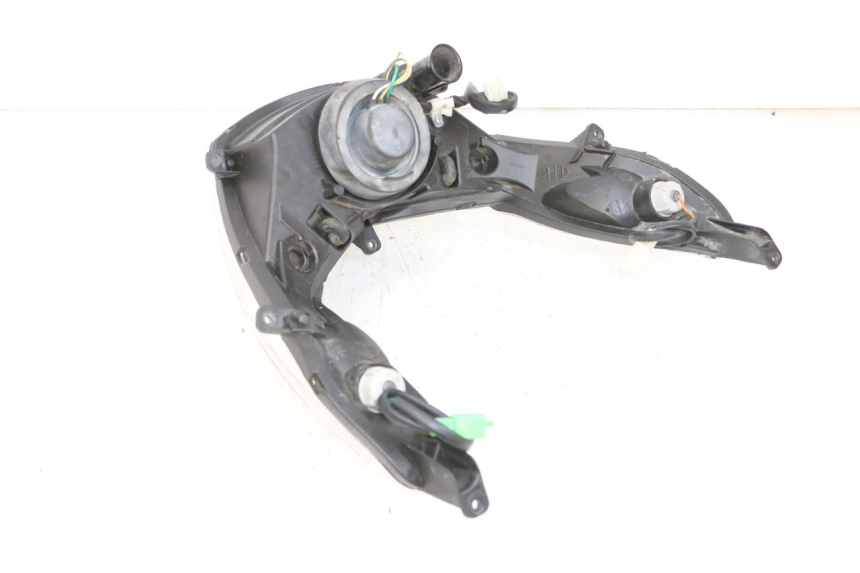 photo de FRONT HEADLIGHT PEUGEOT KISBEE 4T 50 (2010 - 2017) - Zoom on usage condition