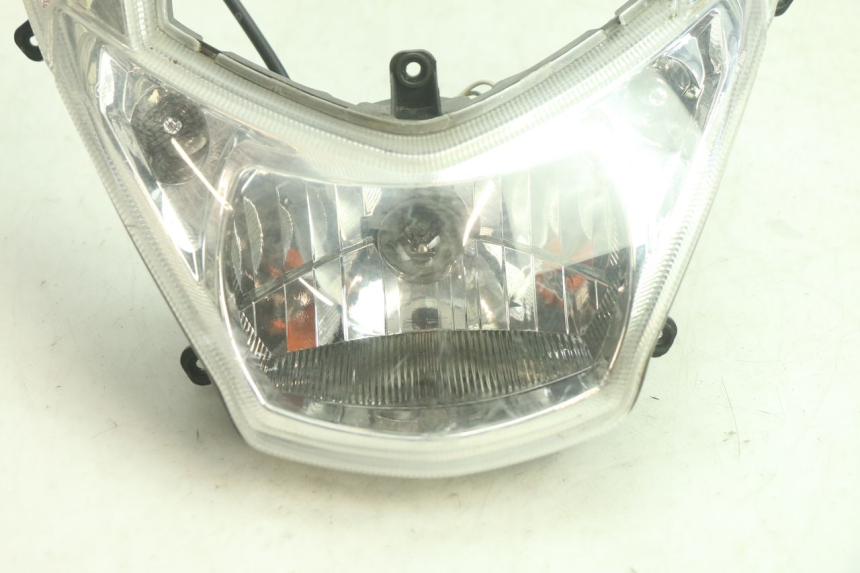 photo de FRONT HEADLIGHT PEUGEOT KISBEE 4T 50 (2018 - 2022) - Zoom on usage condition