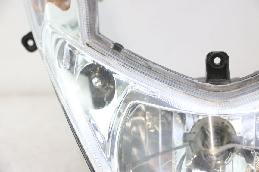 photo de FRONT HEADLIGHT PEUGEOT KISBEE 4T 50 (2010 - 2017) - Alternative angle