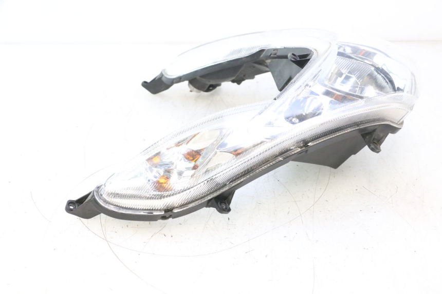 photo de FRONT HEADLIGHT PEUGEOT KISBEE 4T 50 (2010 - 2017) - Surface and material condition