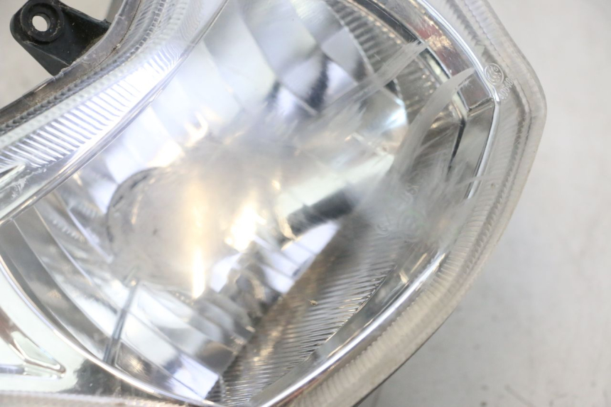 photo de FRONT HEADLIGHT PEUGEOT KISBEE 4T 50 (2018 - 2022) - Distinctive features
