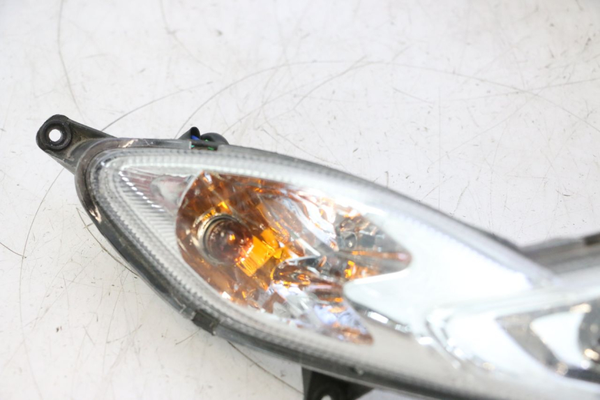 photo de HEADLIGHT PEUGEOT KISBEE 4T 50 (2023 - 2026) - Detailed visual inspection