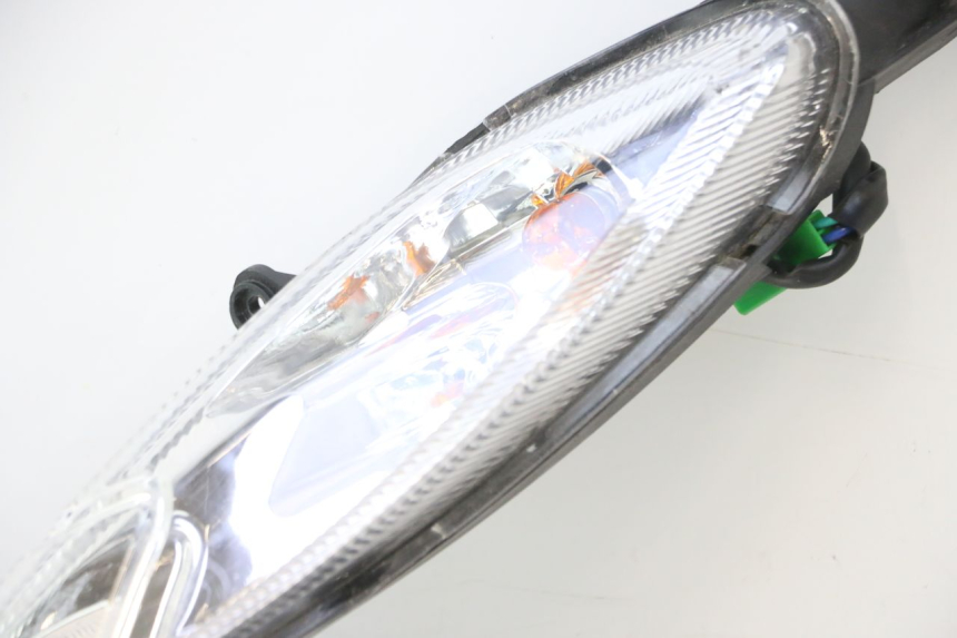 photo de HEADLIGHT PEUGEOT KISBEE 4T 50 (2023 - 2026) - Zoom on usage condition