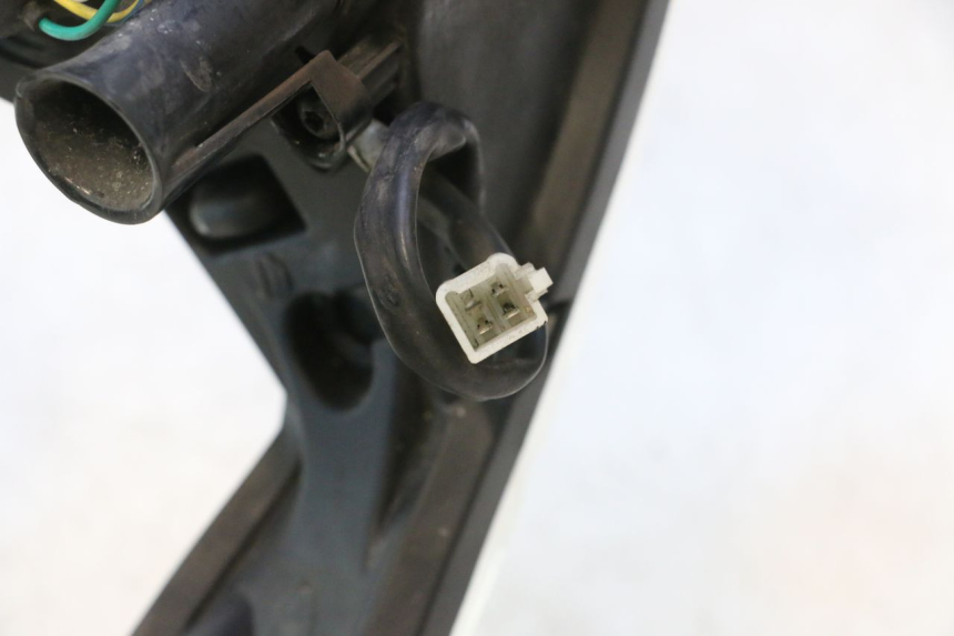 photo de FRONT HEADLIGHT PEUGEOT KISBEE 4T 50 (2018 - 2022) - Alternative angle