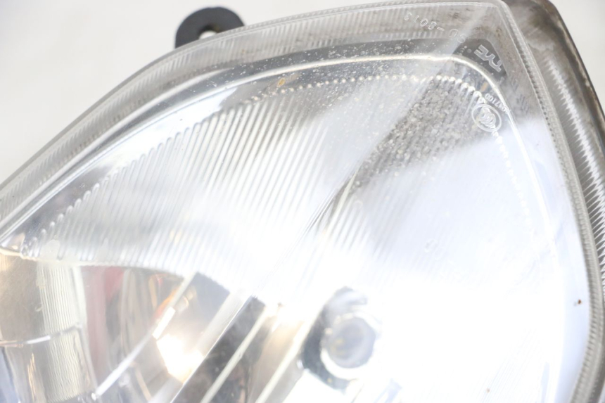 photo de FRONT HEADLIGHT KYMCO AGILITY 4T 50 (2005 - 2018) - Zoom on usage condition
