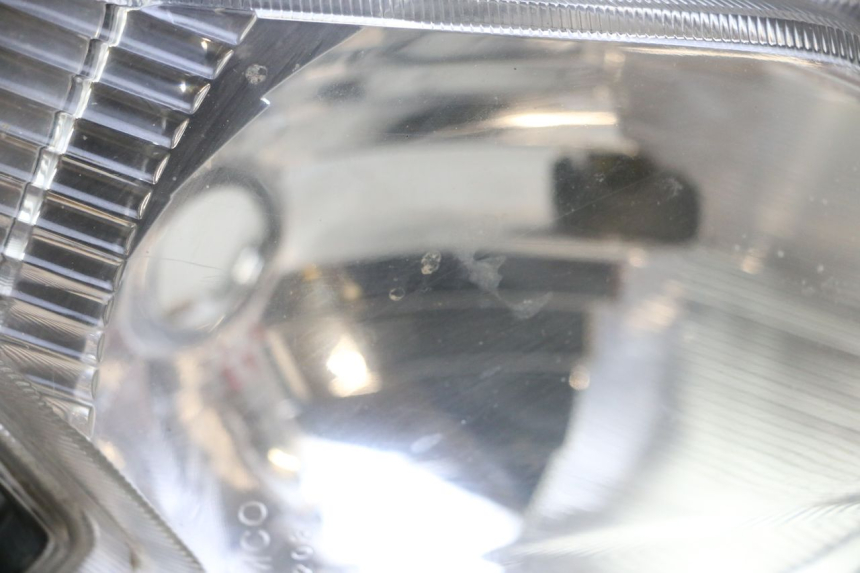 photo de FRONT HEADLIGHT KYMCO AGILITY 4T 50 (2005 - 2018) - Alternative perspective