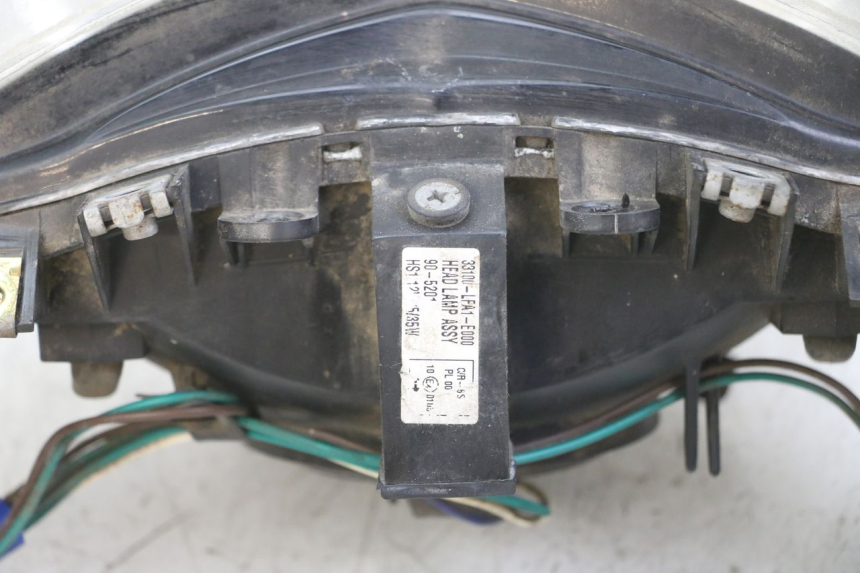 photo de FRONT HEADLIGHT KYMCO DINK 4T 50 (2007 - 2018) - Distinctive features