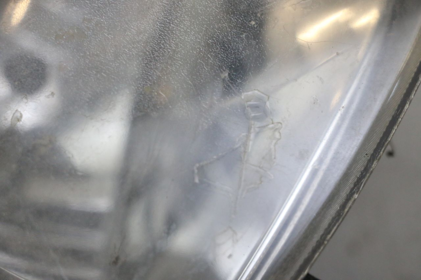 photo de FRONT HEADLIGHT KYMCO DINK 4T 50 (2007 - 2018) - Detailed visual inspection