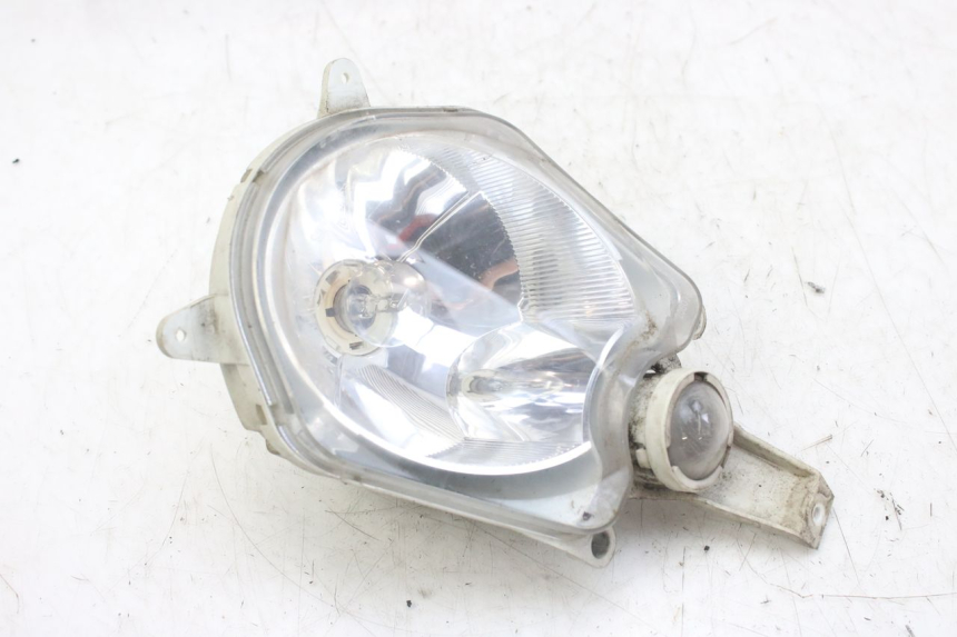 photo de FRONT HEADLIGHT PEUGEOT LUDIX 50 (2008 - 2017) - Surface and material condition