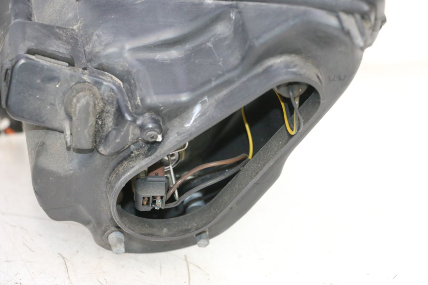 photo de HEADLIGHT PIAGGIO MP3 RL 250 (2006 - 2010) - Alternative perspective