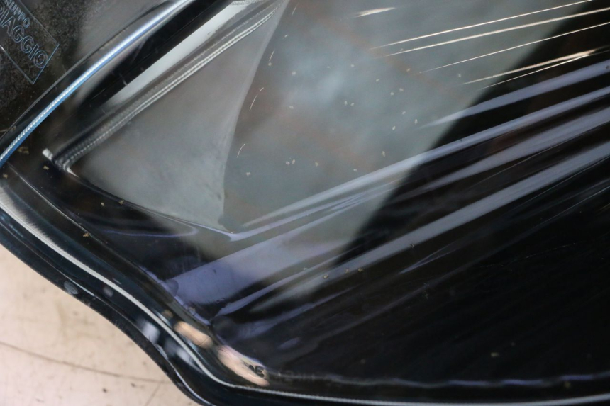 photo de HEADLIGHT PIAGGIO MP3 125 (2006 - 2014) - Detailed visual inspection