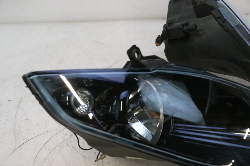 photo de HEADLIGHT PIAGGIO MP3 125 (2006 - 2014) - Main view
