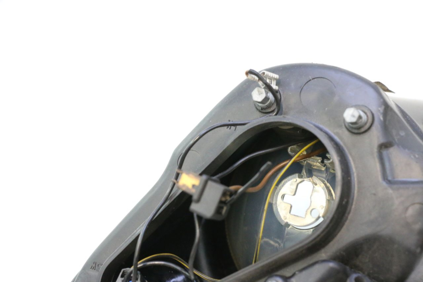 photo de HEADLIGHT PIAGGIO MP3 125 (2006 - 2014) - Fixing points details
