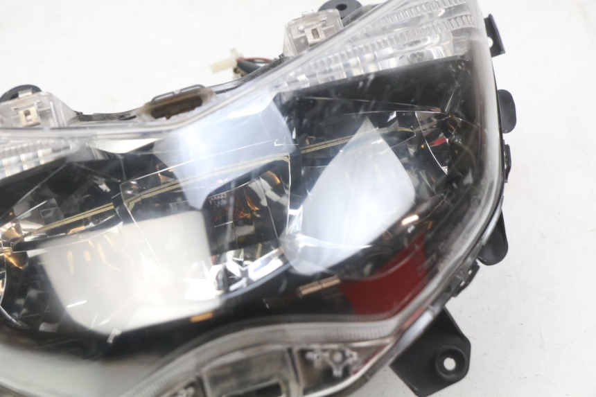 photo de HEADLIGHT YAMAHA N-MAX NMAX 125 (2017 - 2020) - Component detail