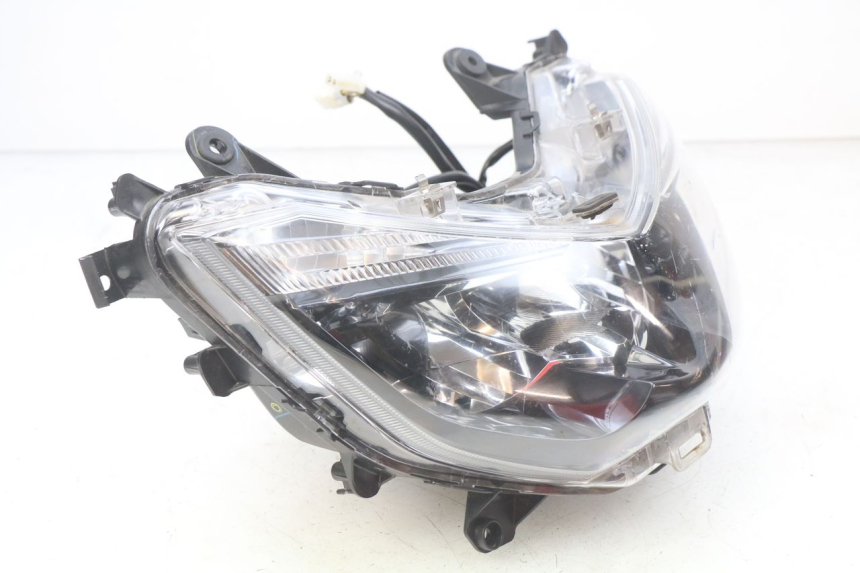 photo de HEADLIGHT YAMAHA N-MAX NMAX 125 (2017 - 2020) - Focus on structure