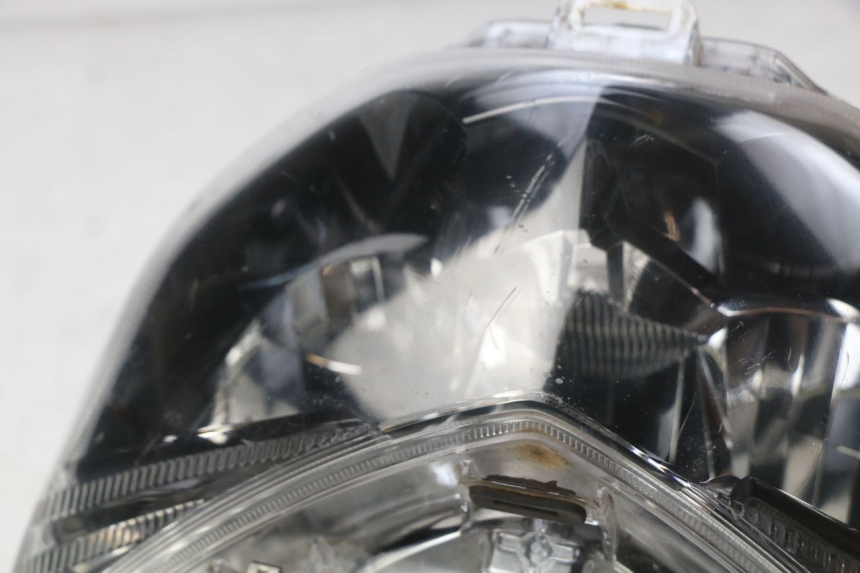 photo de HEADLIGHT YAMAHA N-MAX NMAX 125 (2017 - 2020) - Alternative perspective