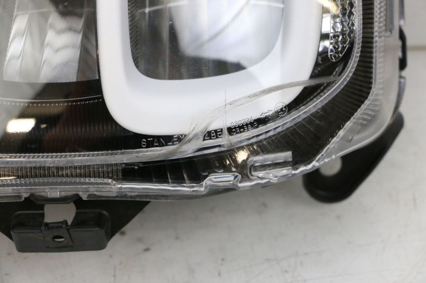 photo de HEADLIGHT YAMAHA NEO'S CORE 1 (2022 - 2026) - High-resolution close-up