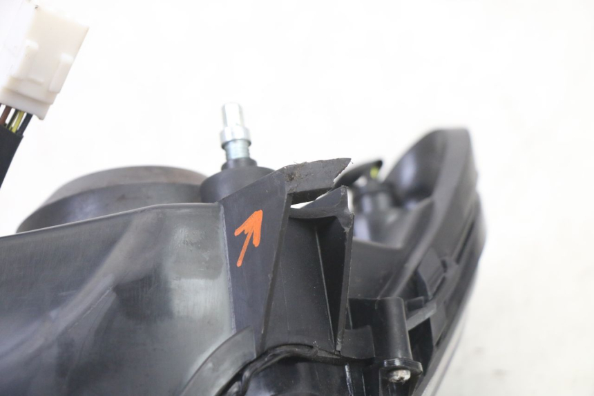 photo de HEADLIGHT PIAGGIO NRG POWER PUREJET 50 (2018 - 2021) - Distinctive features