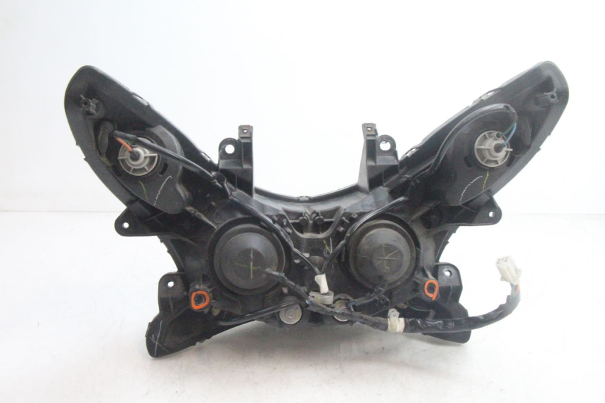 photo de HEADLIGHT HONDA PCX (JF28) 125 (2009 - 2011) - Technical close-up