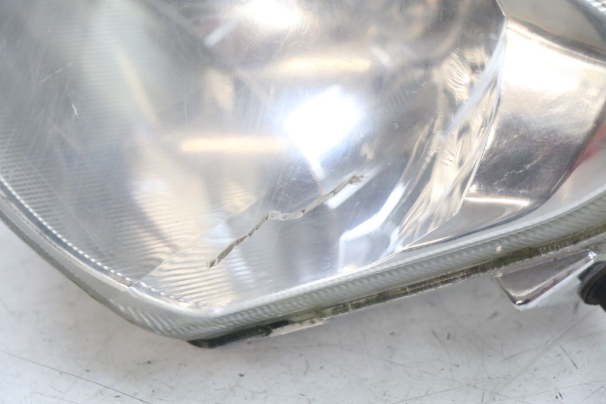 photo de HEADLIGHT PEUGEOT BELVILLE 125 (2017 - 2021) - Zoom on usage condition