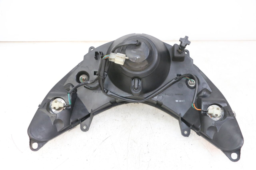 photo de HEADLIGHT PEUGEOT ELYSTAR 125 (2002 - 2007) - Surface and material condition