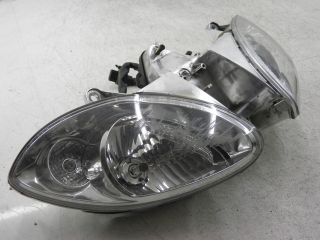 photo de HEADLIGHT PIAGGIO X9 250 (2000 - 2002) - Additional view of the item