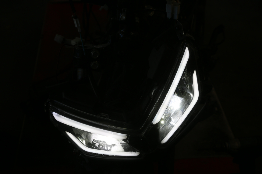 photo de HEADLIGHT JM MOTORS R-MAX TECH 50 (2024 - 2026) - Zoom on usage condition
