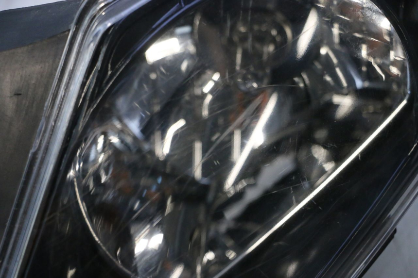 photo de HEADLIGHT ORCAL RAPTOR 50 (2015 - 2021) - Surface and material condition