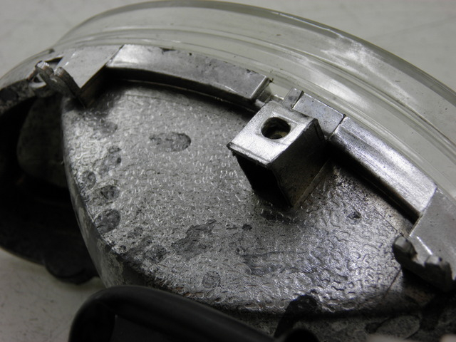 photo de HEADLIGHT ROADSIGN WALLABY 50 (2009 - 2014) - Fixing points details