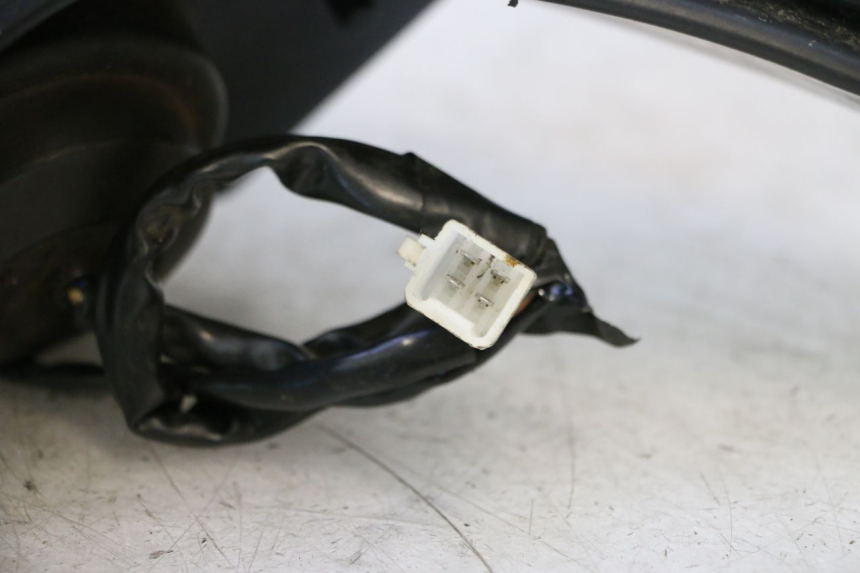 photo de FRONT HEADLIGHT TNT MOTOR ROMA 10' 2T 50 (2011 - 2018) - Surface and material condition