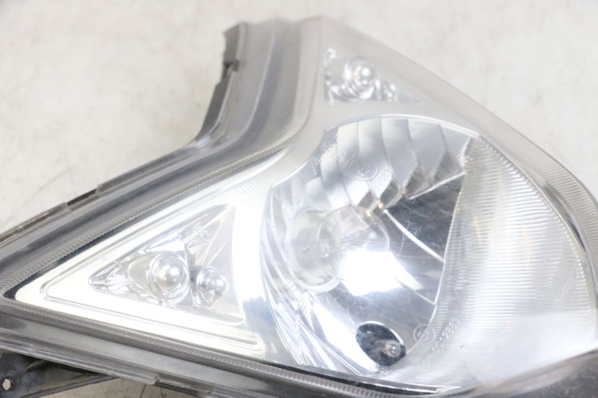 photo de FRONT HEADLIGHT TNT MOTOR ROMA 10' 4T 50 (2007 - 2018) - Surface and material condition