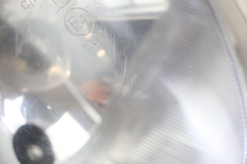 photo de FRONT HEADLIGHT TNT MOTOR ROMA 10' 4T 50 (2019 - 2022) - Technical close-up