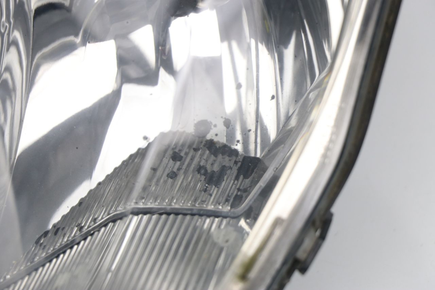 photo de HEADLIGHT PEUGEOT SATELIS COMPRESSOR K15 125 (2006 - 2009) - Focus on structure