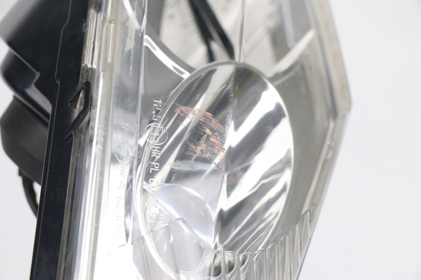 photo de HEADLIGHT PEUGEOT SATELIS COMPRESSOR K15 125 (2006 - 2009) - Fixing points details