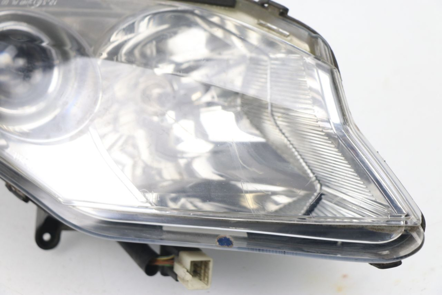 photo de HEADLIGHT PEUGEOT SATELIS 125 (2010 - 2012) - Additional view of the item
