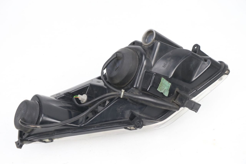 photo de HEADLIGHT PEUGEOT SATELIS 125 (2010 - 2012) - Focus on structure