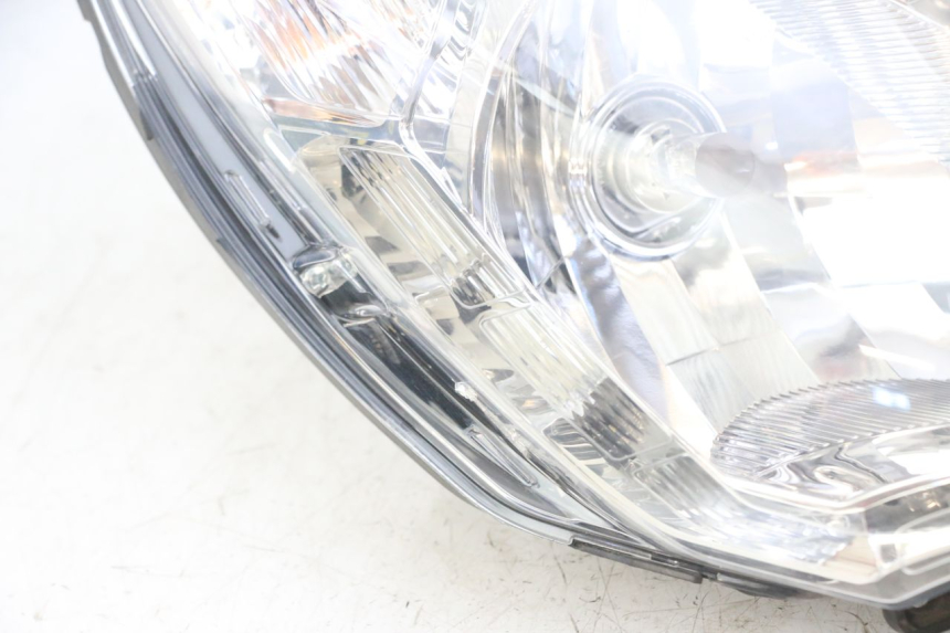photo de HEADLIGHT PEUGEOT SATELIS 125 (2013 - 2018) - Component zoom