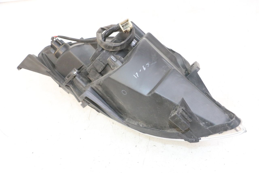 photo de HEADLIGHT PEUGEOT SATELIS 125 (2013 - 2018) - Alternative perspective