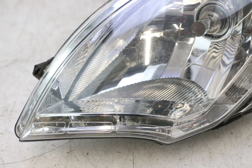 photo de HEADLIGHT PEUGEOT SATELIS 125 (2013 - 2018) - Component zoom
