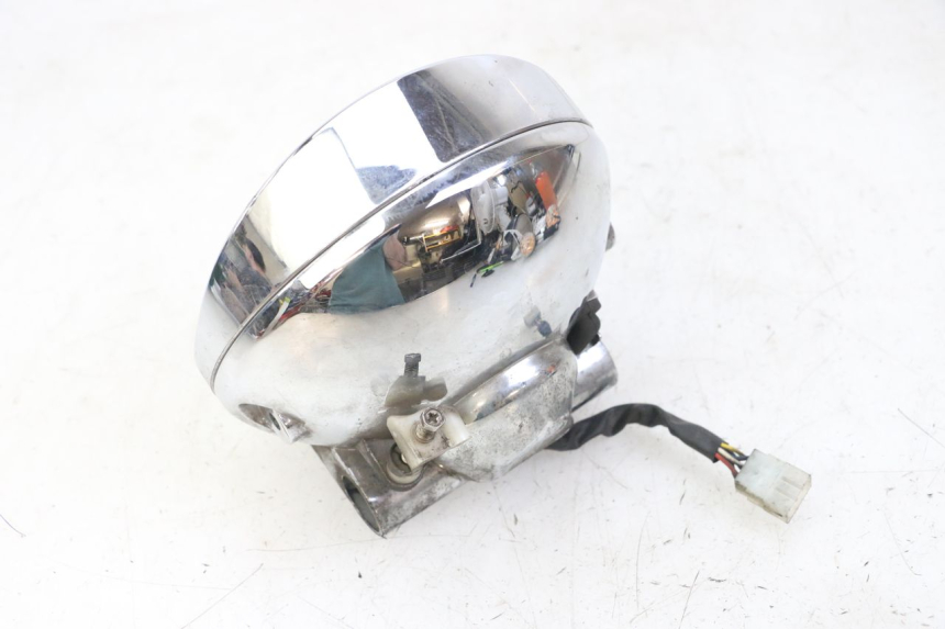 photo de HEADLIGHT APRILIA SCARABEO GT TOURING 125 (1999 - 2005) - Fixing points details