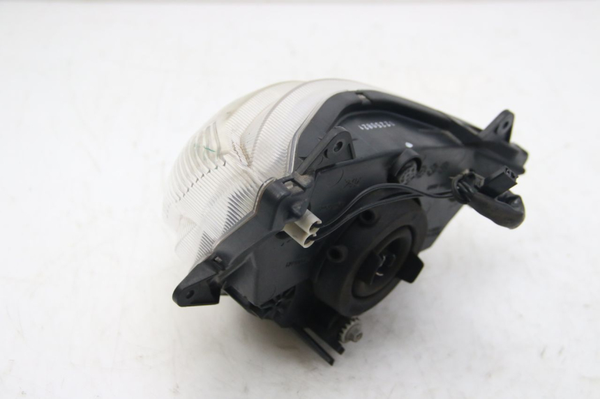 photo de FRONT HEADLIGHT SUZUKI SIXTEEN 125 (2008 - 2010) - Component detail
